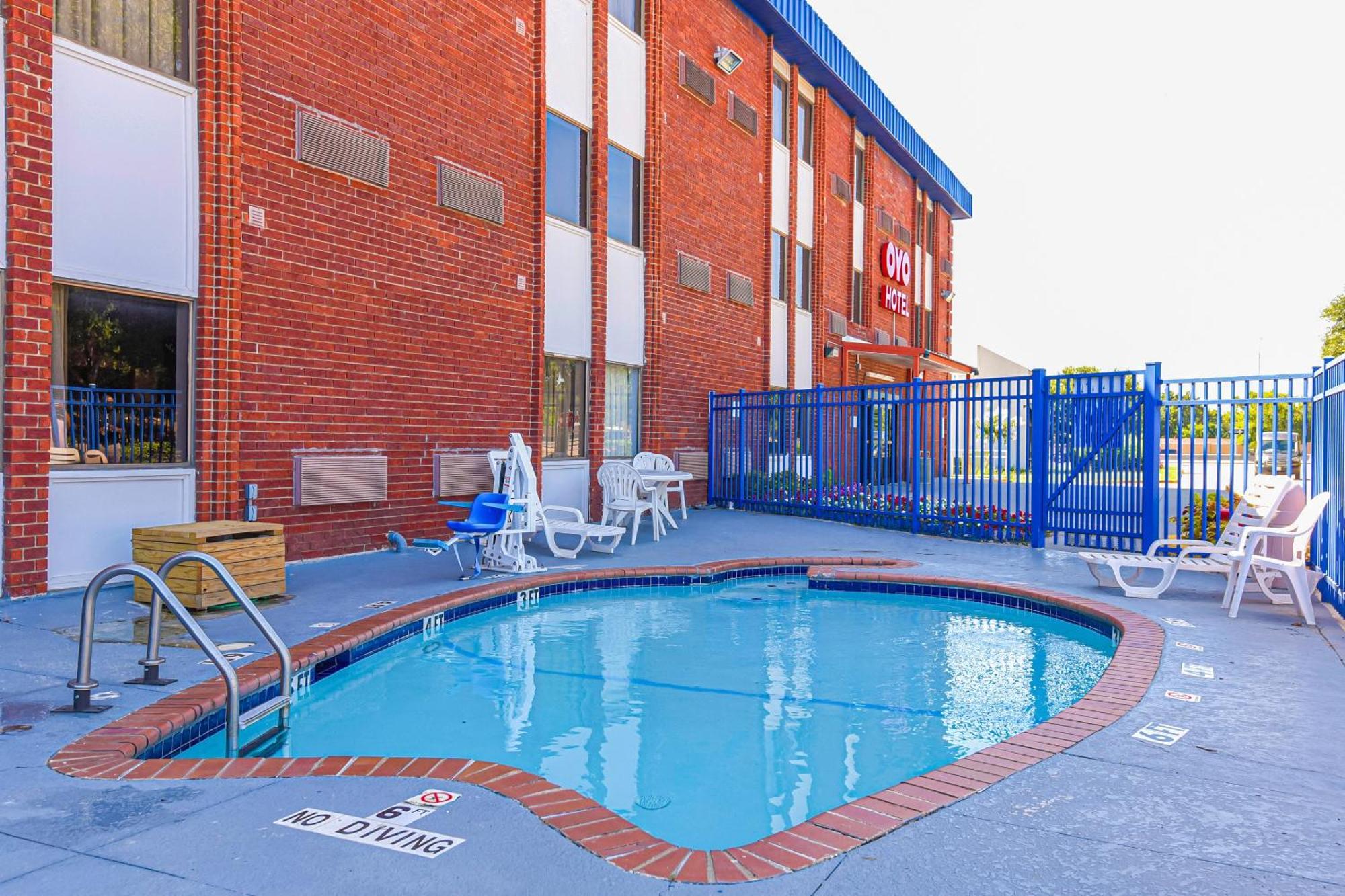 Oyo Hotel Irving Dfw Airport South Exterior photo